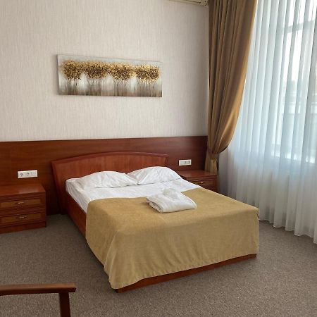 Alexandrovskiy Hotel Nikolayev Luaran gambar