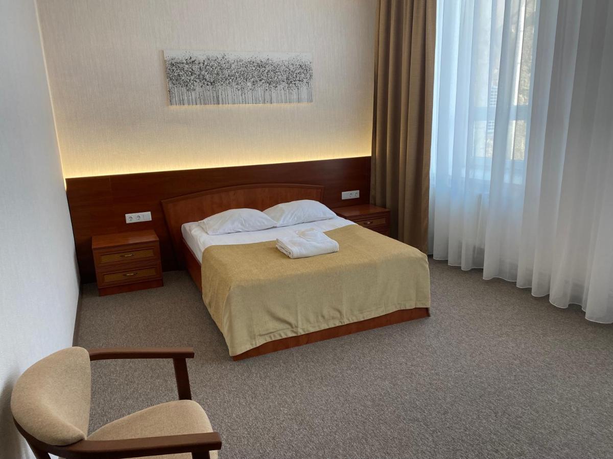 Alexandrovskiy Hotel Nikolayev Luaran gambar