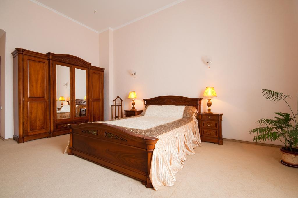 Alexandrovskiy Hotel Nikolayev Luaran gambar
