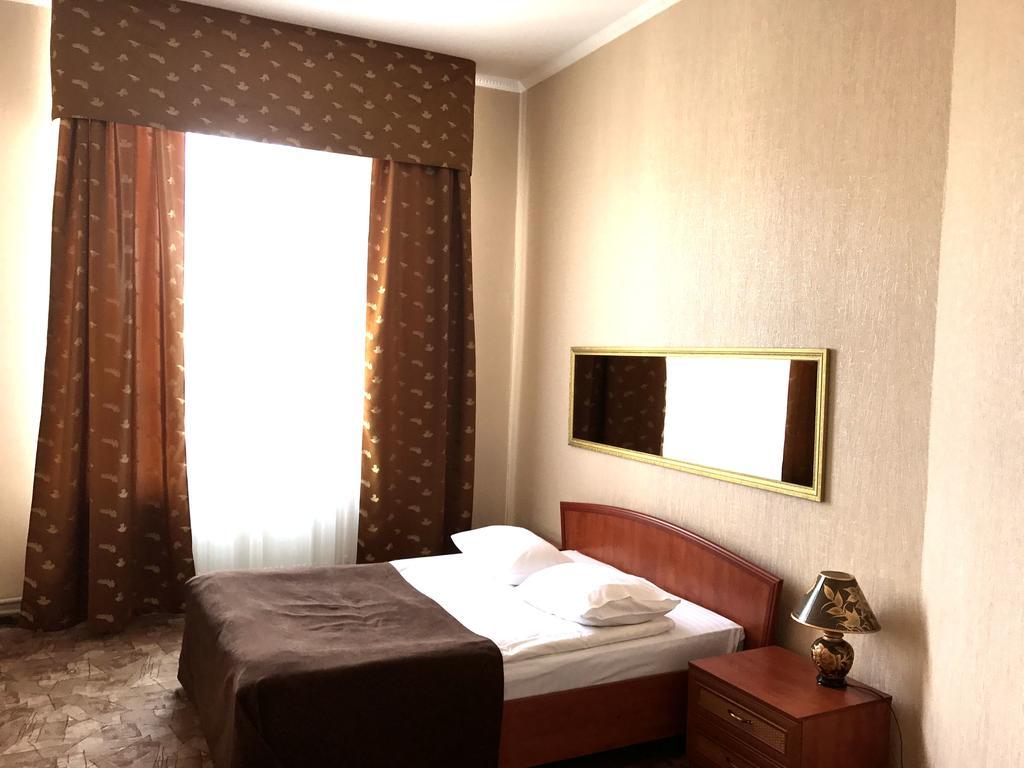 Alexandrovskiy Hotel Nikolayev Luaran gambar