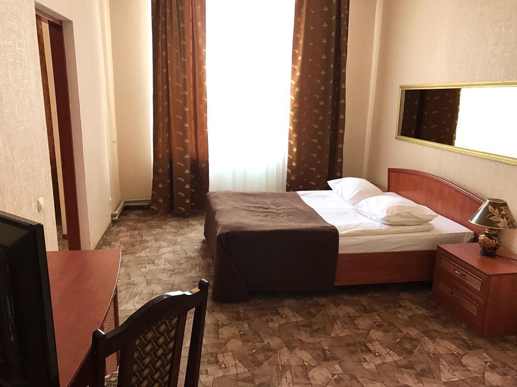 Alexandrovskiy Hotel Nikolayev Luaran gambar