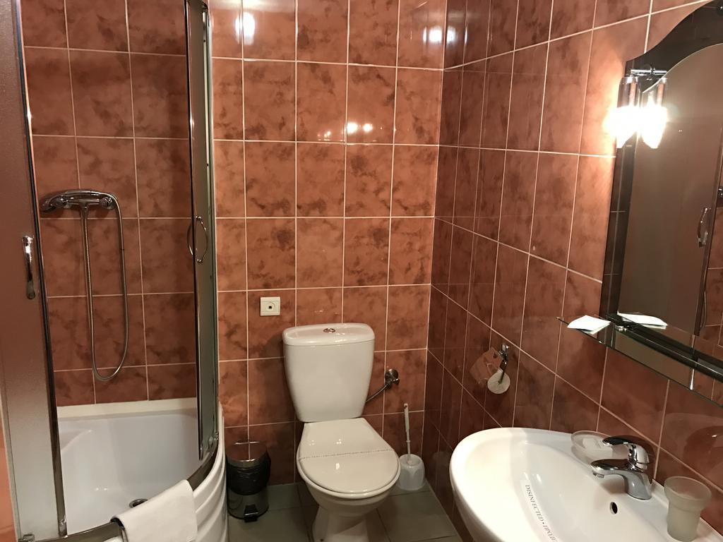 Alexandrovskiy Hotel Nikolayev Luaran gambar