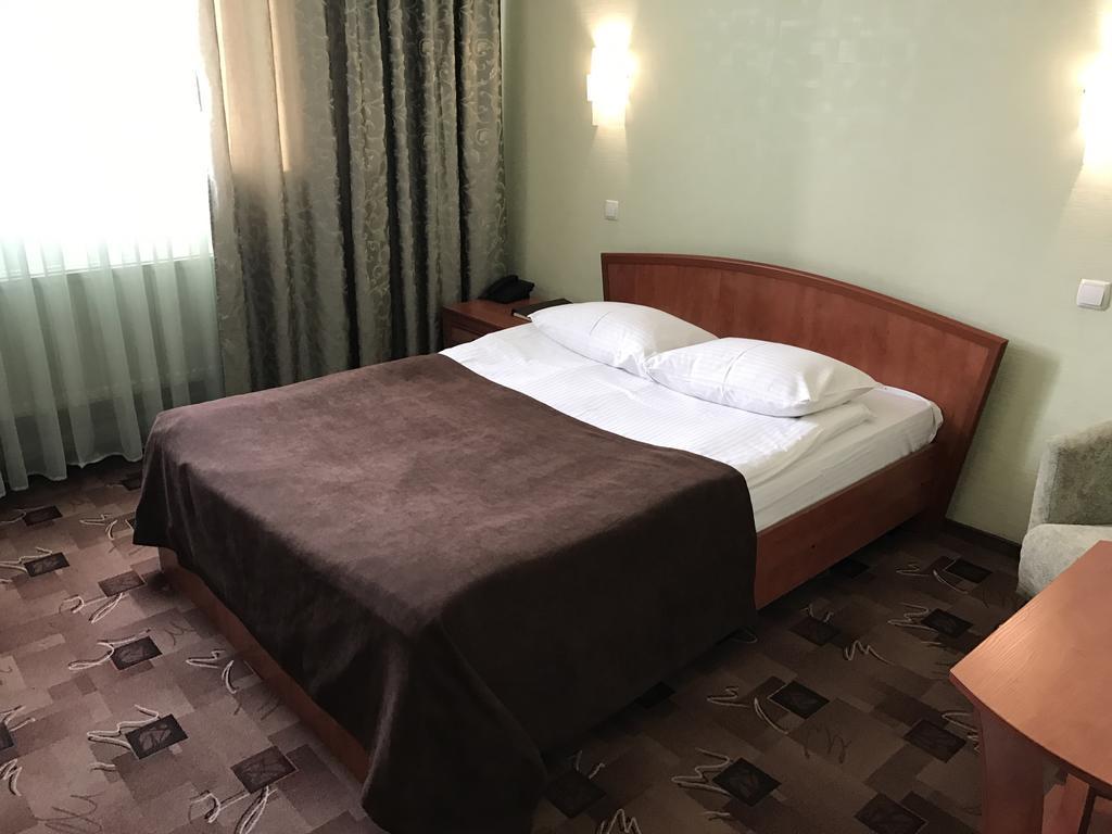 Alexandrovskiy Hotel Nikolayev Luaran gambar